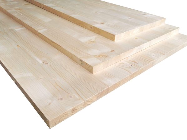Meerdere vuren panelen 27 mm dik op elkaar