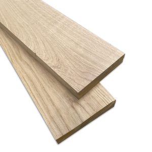 Massief eiken planken, duo verlijmd. 2 massief eiken planken zijn op elkaar verlijmd, zodat er een dikte van 40mm ontstaat. Goedkope 40mm dikke eiken planken. Bij Bouwie vooradig