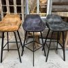 Barkruk Royal diverse kleuren. Mooie 360 graden draaibare barkruk met zachte kuipstoeltjes en stoere zwarte poten. Verkrijgbaar bij Bouwie