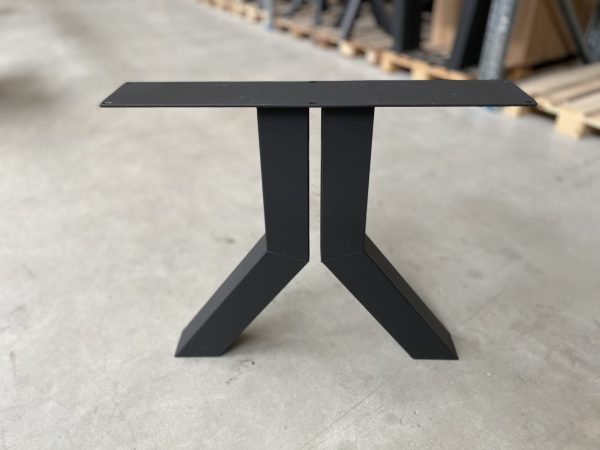 Y-poot - zwart metaal - koker: 10x10 cm