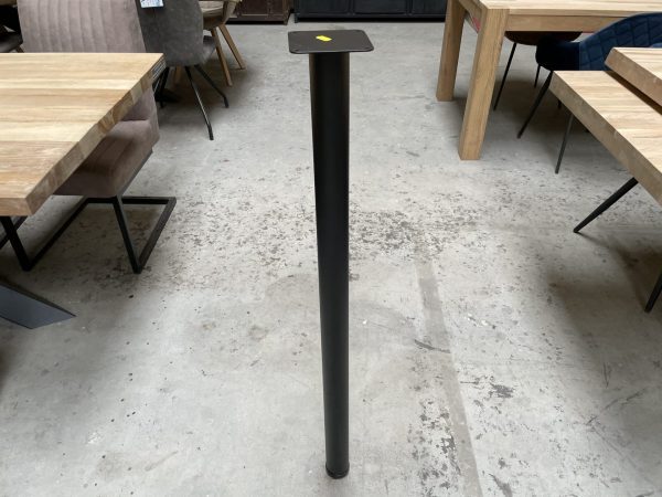 Rechte poten - zwart metaal - rond