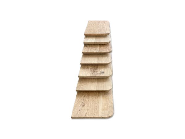 Eiken wandplank met verjongde/facet rand. Elegante wandplanken van massief eiken, in lengtes van 40 tot 170 cm. Verkrijgbaar bij Bouwie