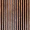 Een akoestisch wandpaneel in de kleur walnut. Deze panelen verbeteren de akoestiek in de ruimte en geven een chique uitstraling.