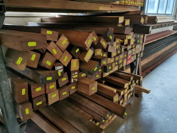 Korte lengtes hout diverse soorten - Afbeelding 2