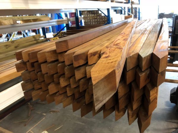 Paal - Hardhout - 60 x 60 mm - Gepunt - Afbeelding 3