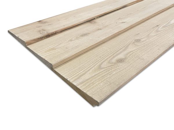 3 planken Douglas onbehandeld (blank) Zweeds rabat tegen een witte achtergrond. Bij Bouwie te koop