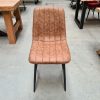 Stoel Quebec in de kleur Camel. Leuke stoelen voor een kleine prijs bij Bouwie verkrijgbaar