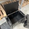 Authentieke zwart grenen legerkisten. Te koop bij Bouwie, op=op