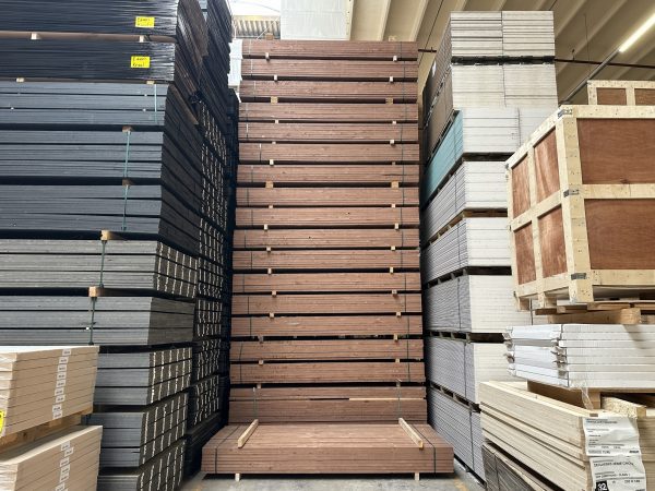Steigerplank natuurbruin, verkrijgbaar bij Bouwie voor een spotprijs