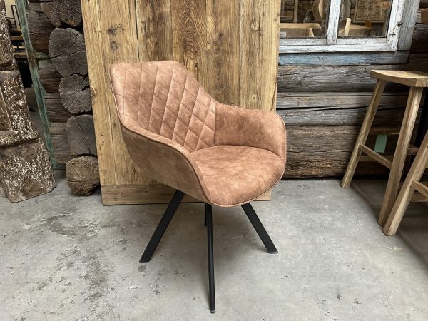 Stoel pagani. Armstoel / kuipstoel in kleur mocca. Verkrijgbaar bij Bouwie voor een outletprijs