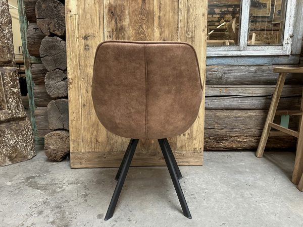 Stoel pagani. Armstoel / kuipstoel in kleur mocca. Verkrijgbaar bij Bouwie voor een outletprijs