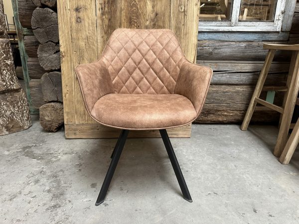 Stoel pagani. Armstoel / kuipstoel in kleur mocca. Verkrijgbaar bij Bouwie voor een outletprijs