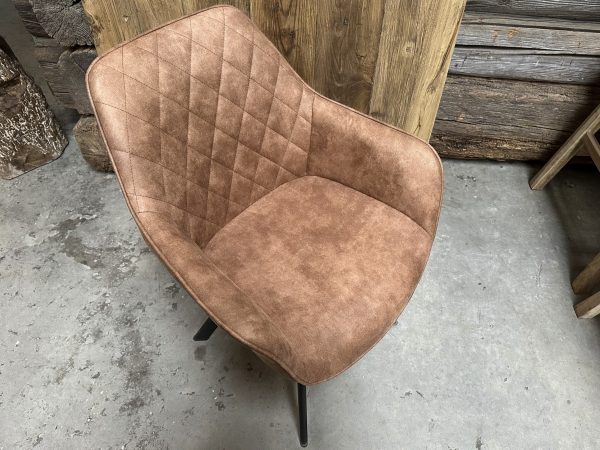 Stoel pagani. Armstoel / kuipstoel in kleur mocca. Verkrijgbaar bij Bouwie voor een outletprijs