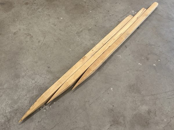 robinia palen gezaagd met punt