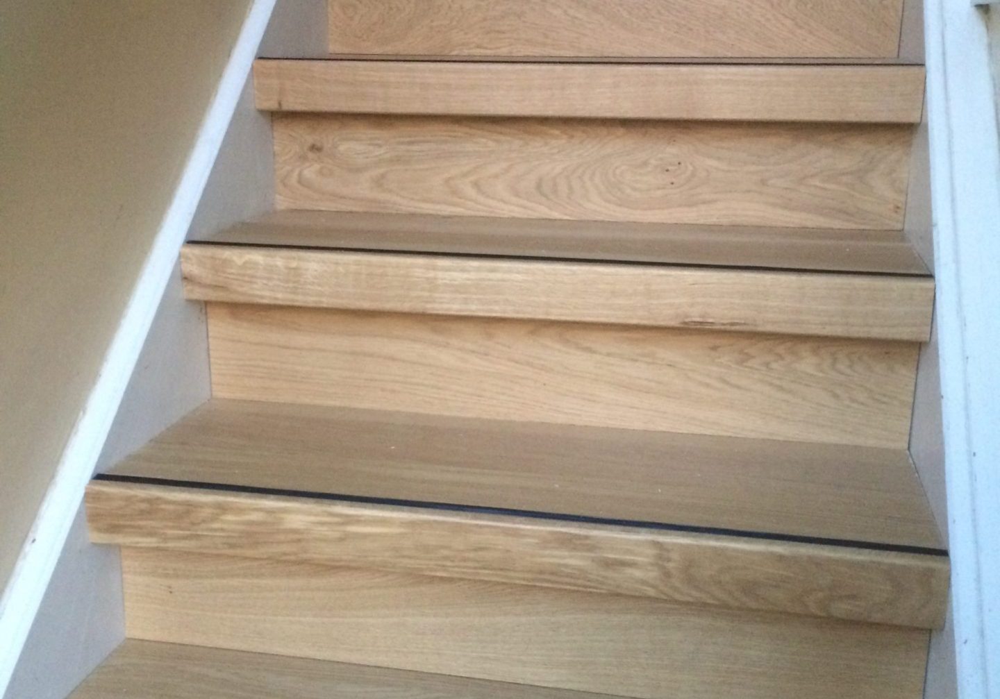 Massief-eiken-traptreden-traprenovatie-overzettreden-voorbeeld-anti-slip-Bouwie-Veen-2-scaled-1.jpg Massief-eiken-traptreden-traprenovatie-overzettreden-voorbeeld-anti-slip-Bouwie-Veen-2-scaled-1.jpg